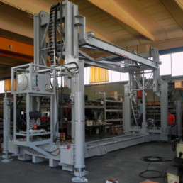 Dog House Lifting System for Drilling Machine Control Station